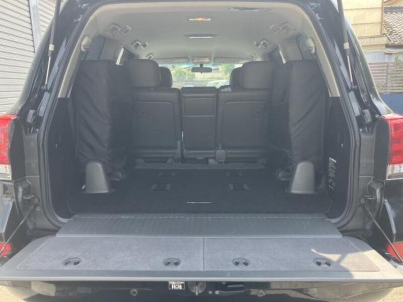 LAND CRUISER