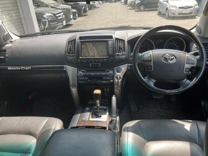 LAND CRUISER