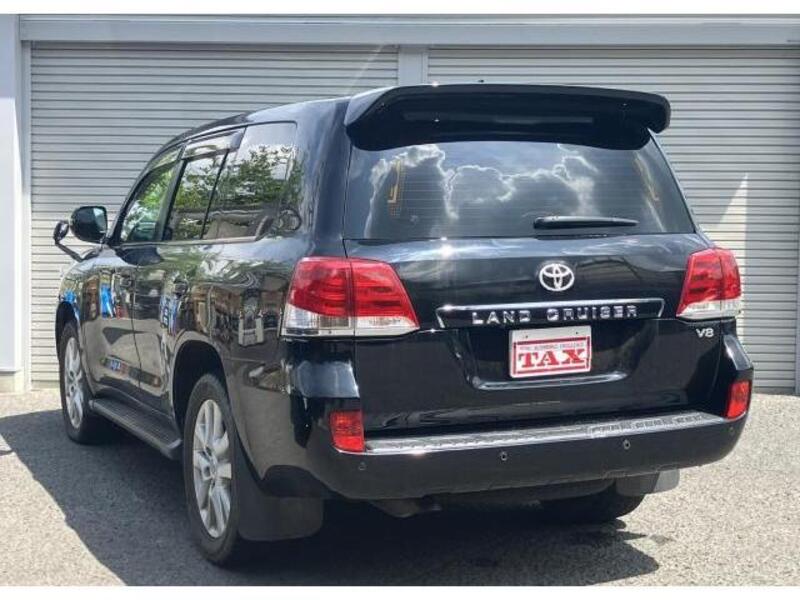 LAND CRUISER