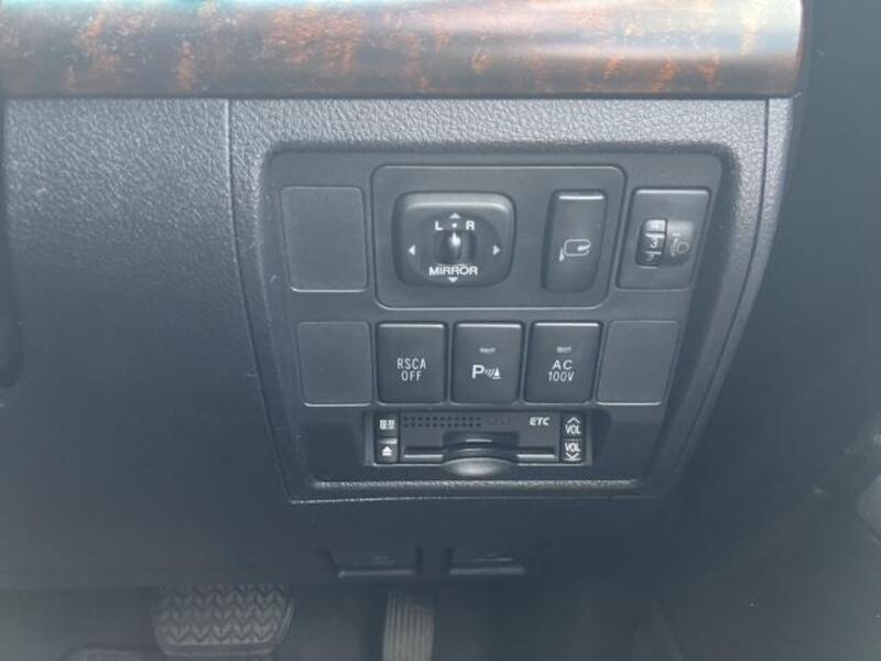 LAND CRUISER