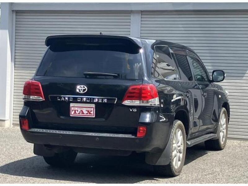 LAND CRUISER