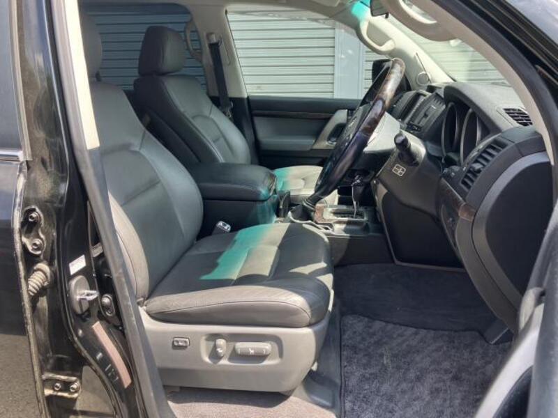 LAND CRUISER