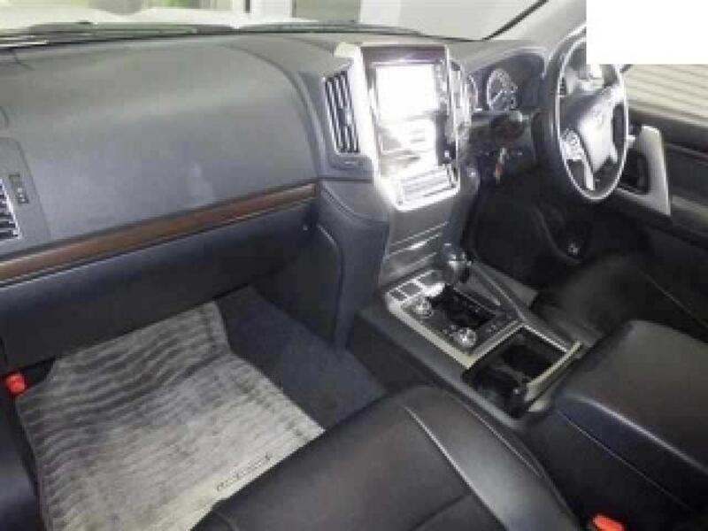 LAND CRUISER