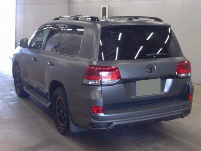 LAND CRUISER
