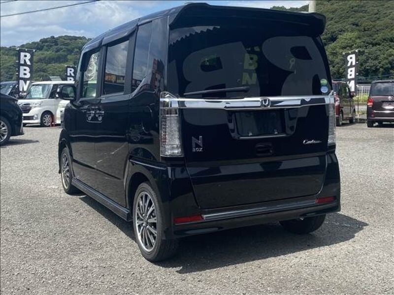 N BOX CUSTOM