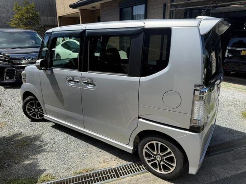 N BOX CUSTOM