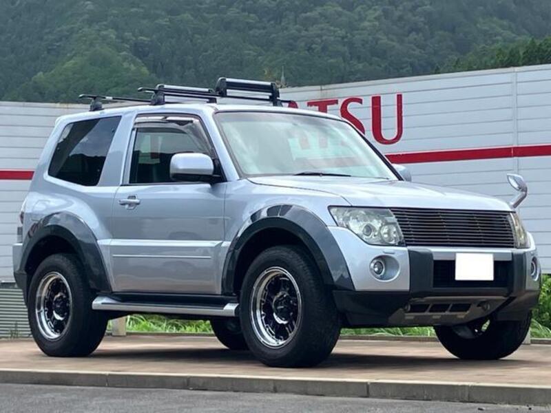 MITSUBISHI PAJERO