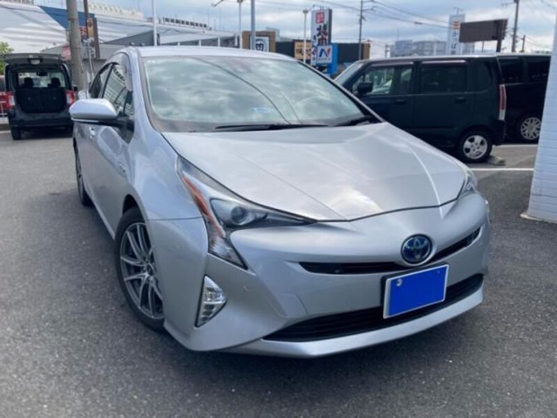 TOYOTA PRIUS
