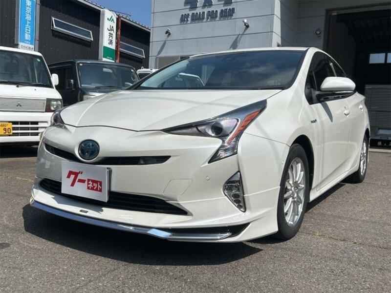 TOYOTA PRIUS