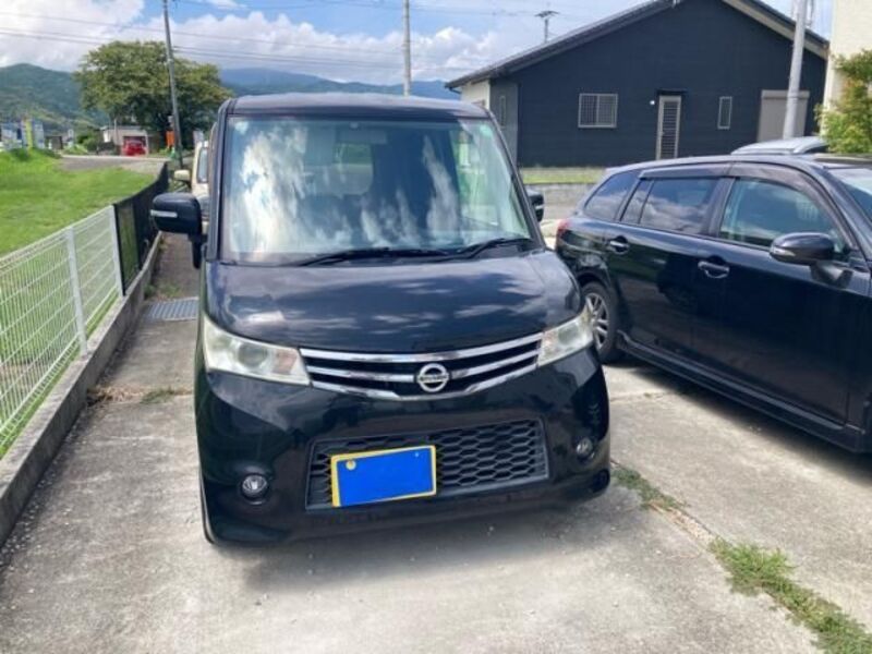 NISSAN ROOX
