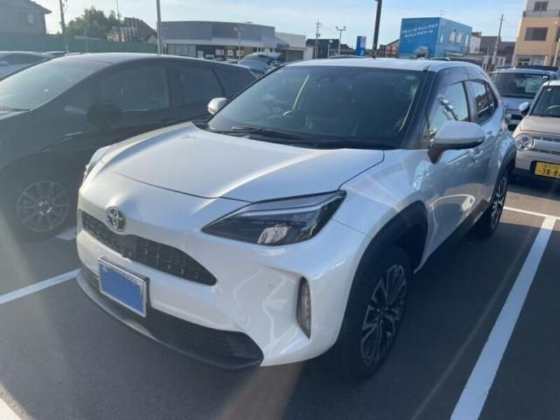 YARIS CROSS