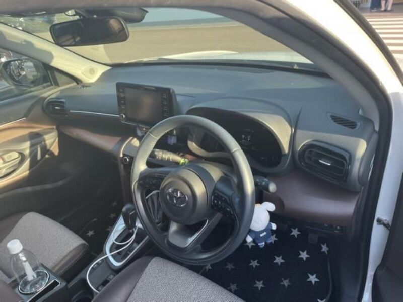 YARIS CROSS