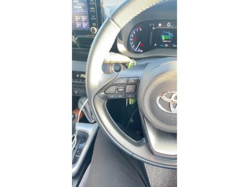YARIS CROSS