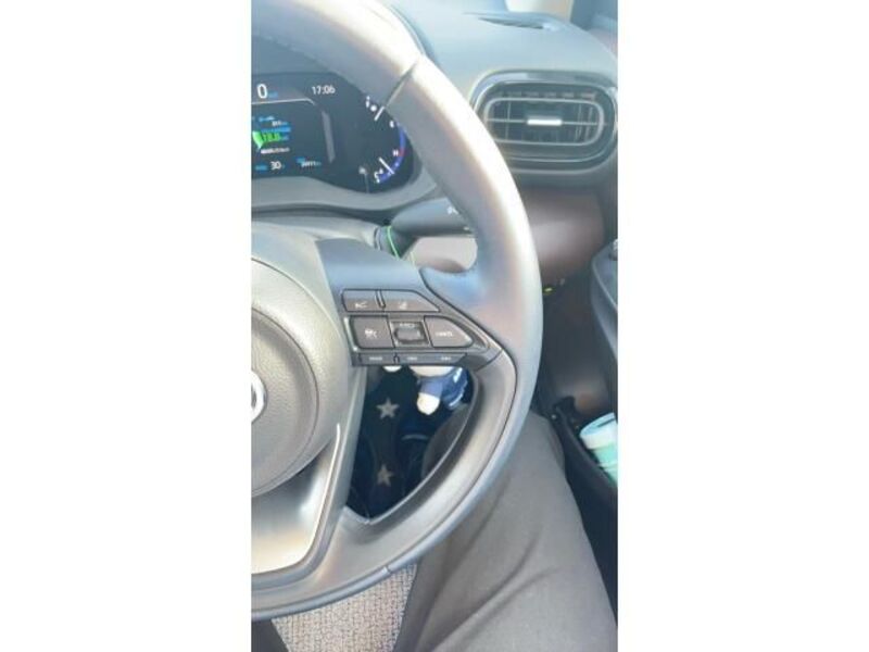 YARIS CROSS