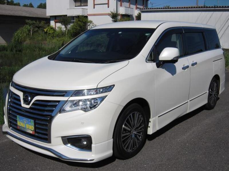 NISSAN ELGRAND
