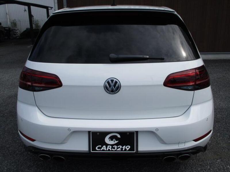 GOLF R