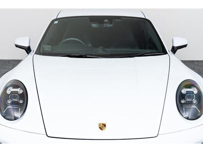 911
