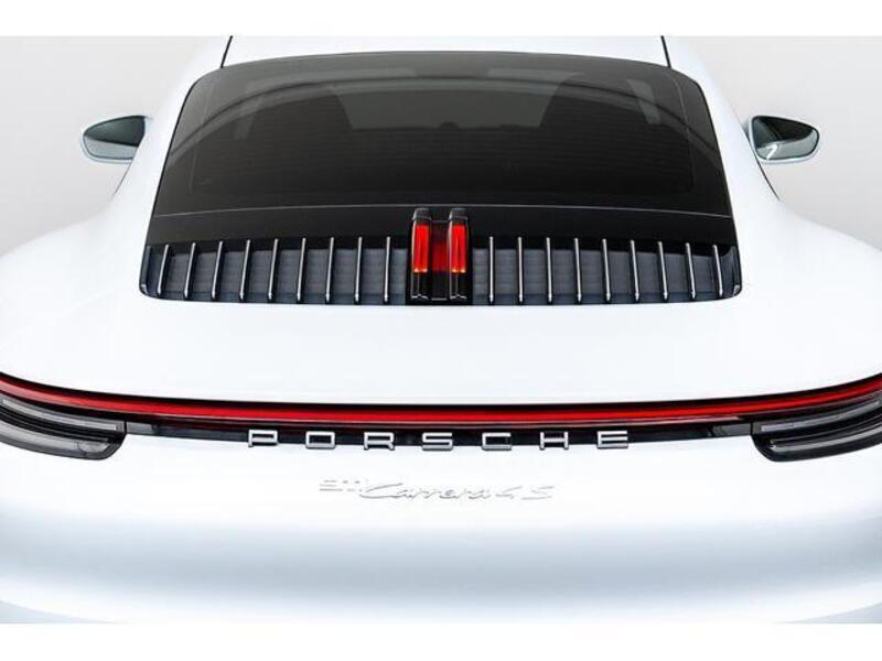911