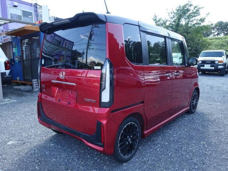 N BOX CUSTOM