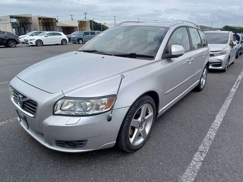 VOLVO V50