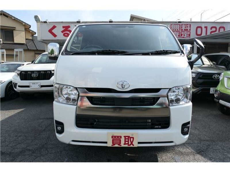 TOYOTA HIACE