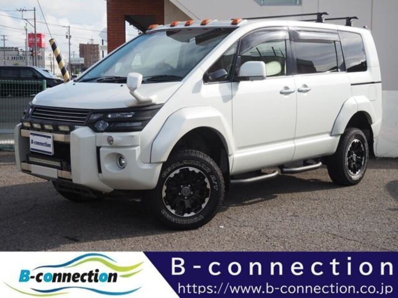 MITSUBISHI DELICA D5