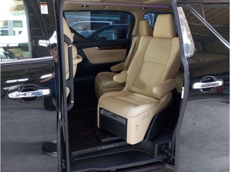 VELLFIRE