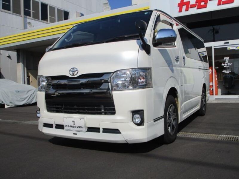 TOYOTA HIACE