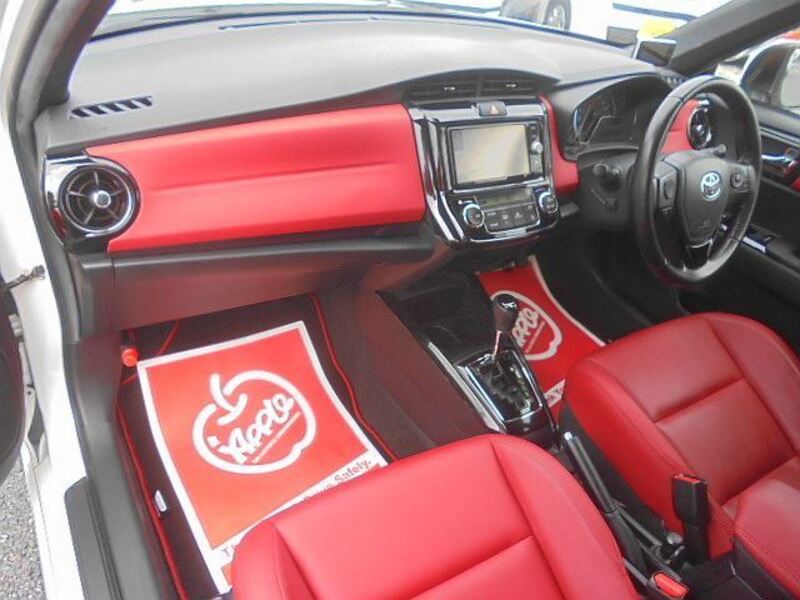 COROLLA AXIO