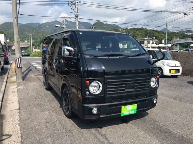 TOYOTA HIACE VAN