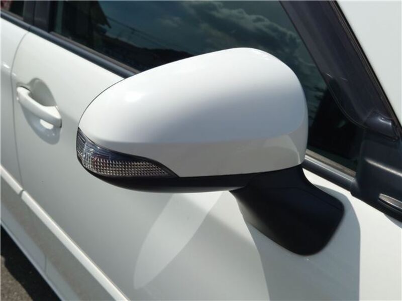 COROLLA AXIO