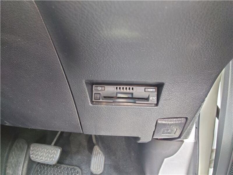COROLLA AXIO