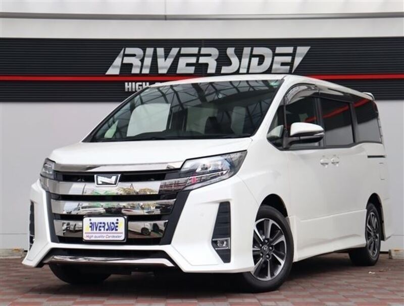 TOYOTA NOAH