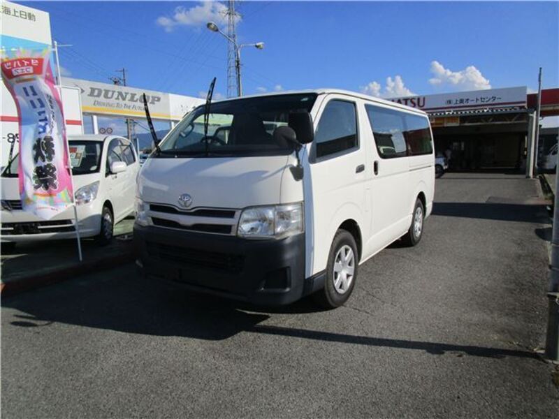 TOYOTA HIACE VAN