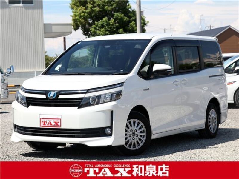 TOYOTA VOXY