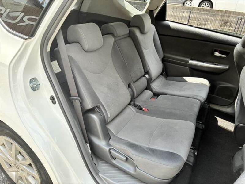 PRIUS ALPHA