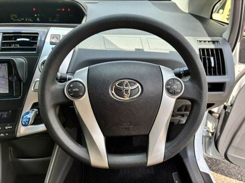 PRIUS ALPHA