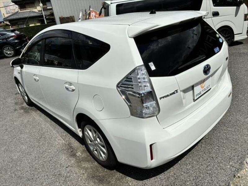 PRIUS ALPHA