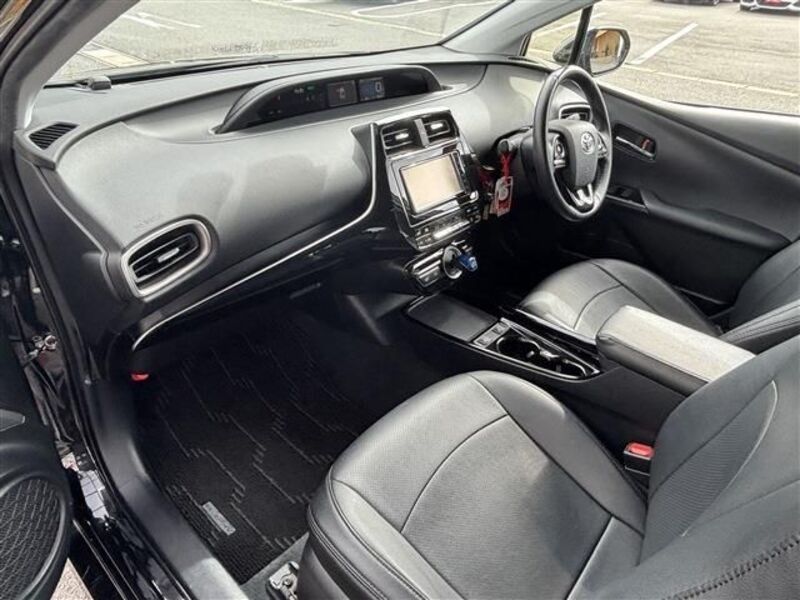 PRIUS PHV