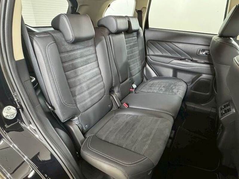 OUTLANDER PHEV