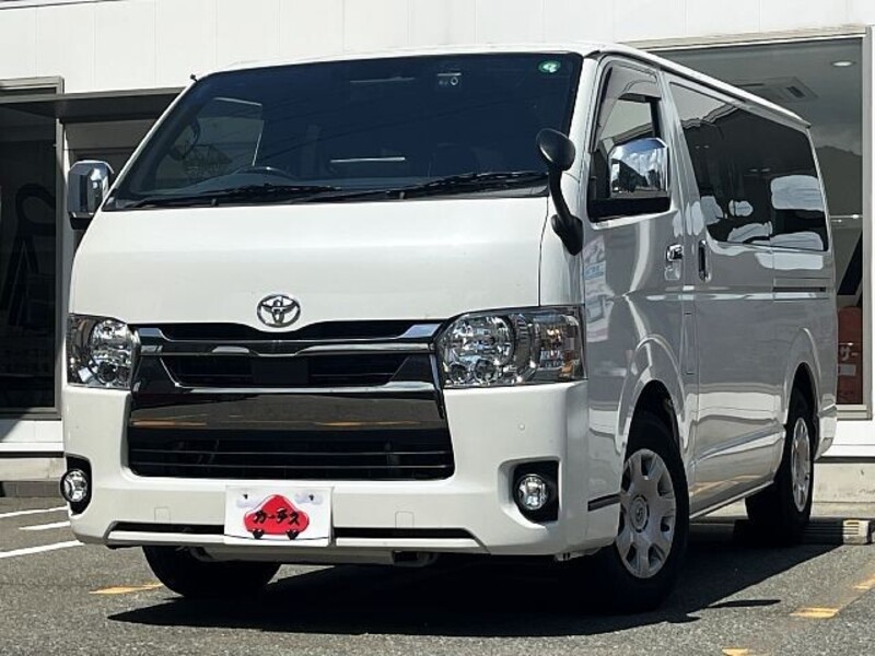 TOYOTA HIACE VAN