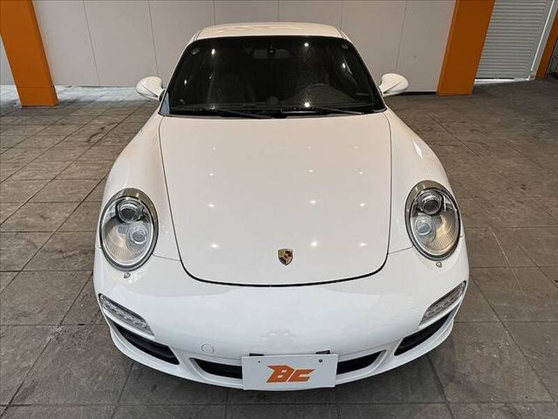 911