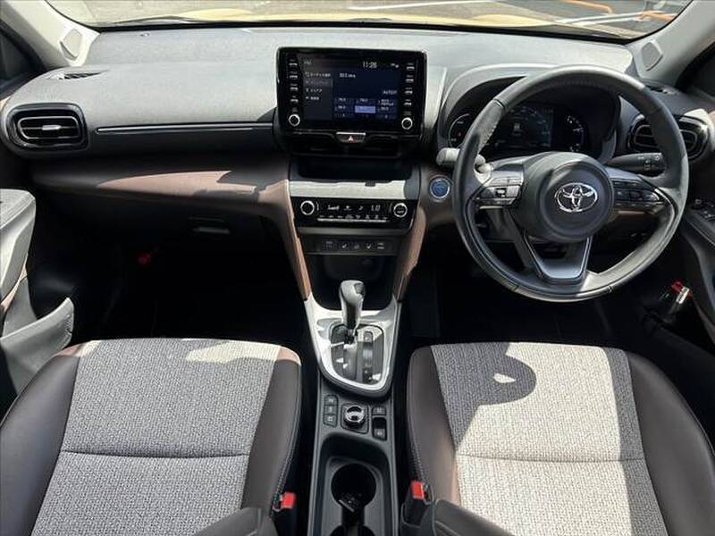 YARIS CROSS