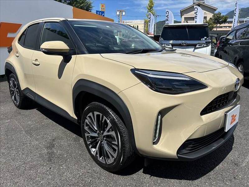YARIS CROSS