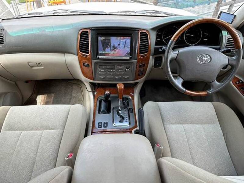 LAND CRUISER