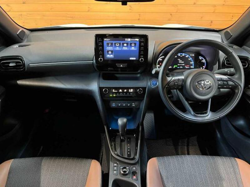 YARIS CROSS