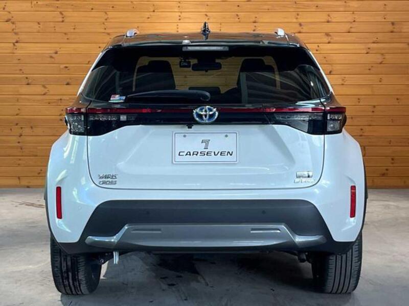 YARIS CROSS