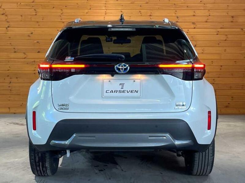 YARIS CROSS