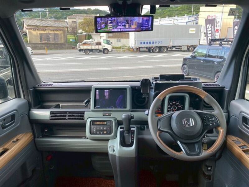 N-VAN