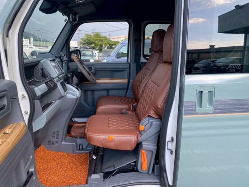 N-VAN